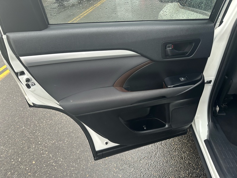 Toyota Highlander LE 2019