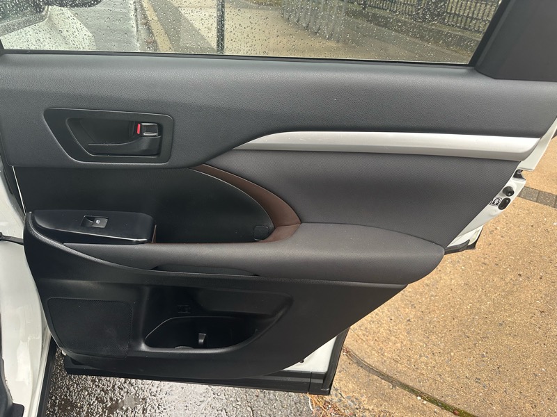 Toyota Highlander LE 2019