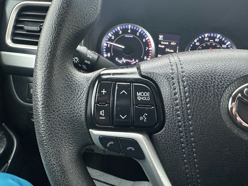 Toyota Highlander LE 2019