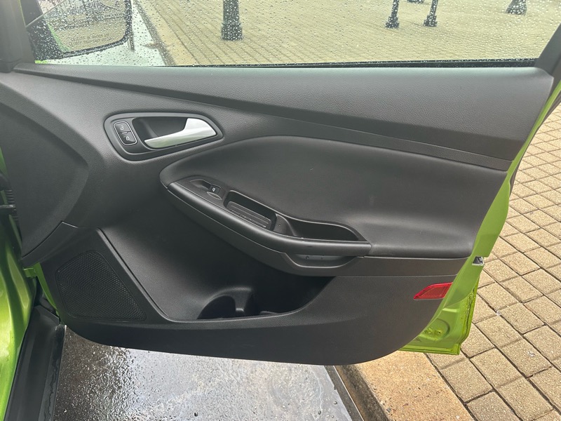 Ford Focus SE Sedan 2018