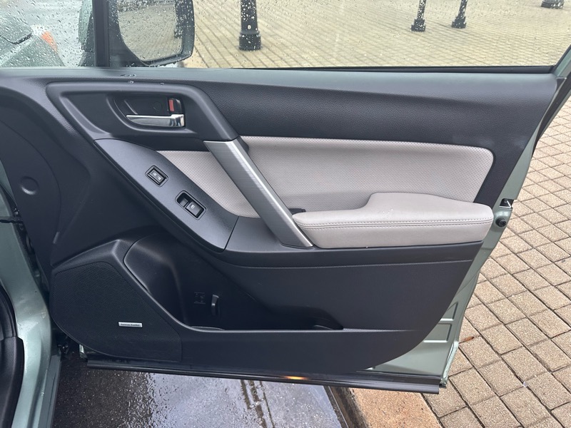 Subaru Forester 2.5i Touring 2015