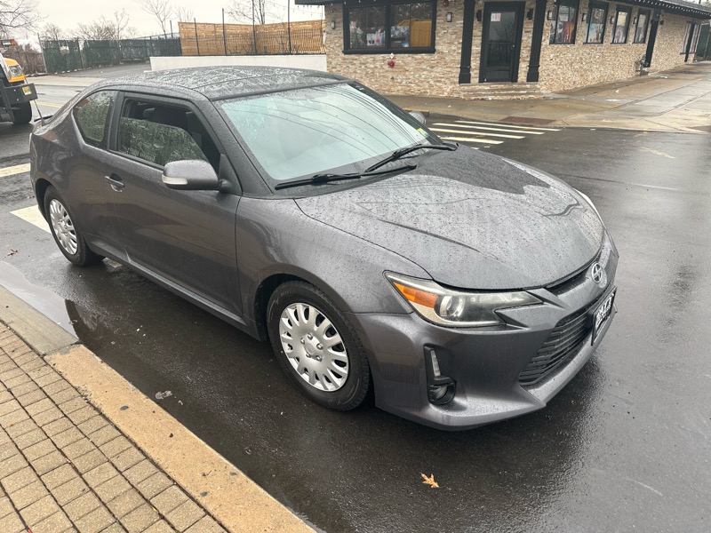 Scion tC Sports Coupe 6-Spd AT 2015