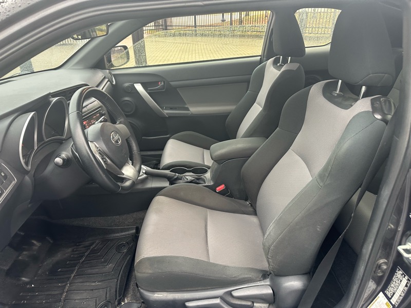 Scion tC Sports Coupe 6-Spd AT 2015