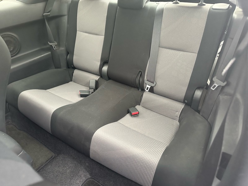 Scion tC Sports Coupe 6-Spd AT 2015