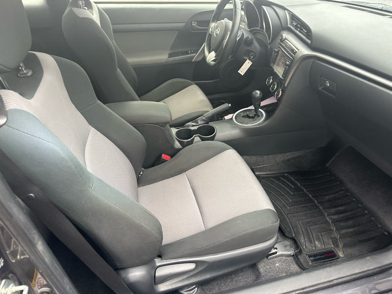 Scion tC Sports Coupe 6-Spd AT 2015