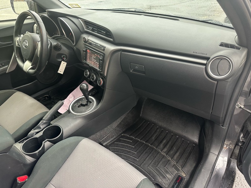 Scion tC Sports Coupe 6-Spd AT 2015