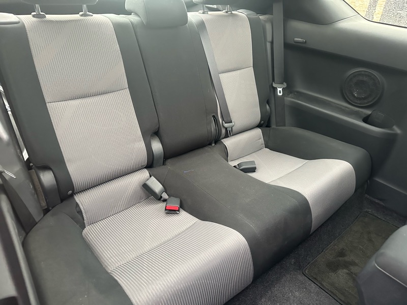 Scion tC Sports Coupe 6-Spd AT 2015