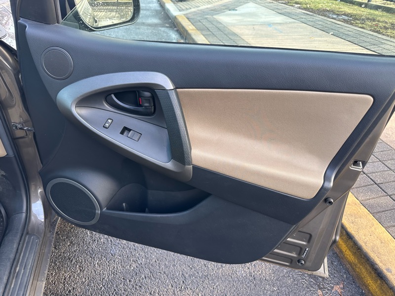 Toyota RAV4 4WD 2012