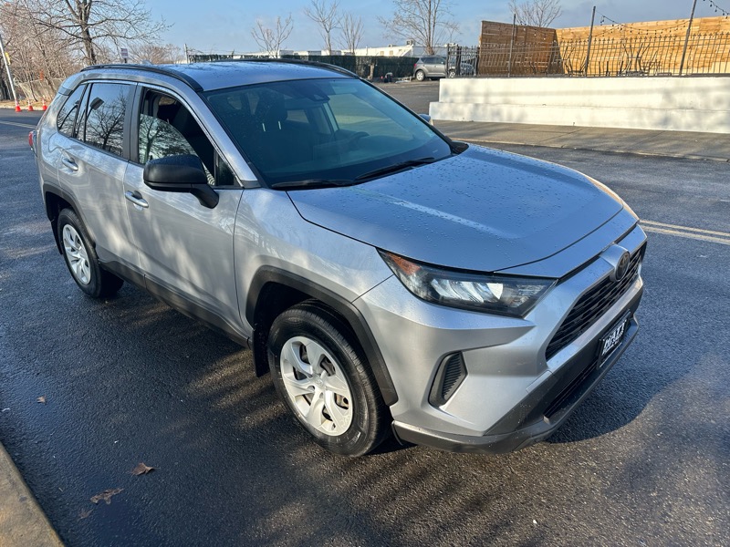 Toyota RAV4 LE AWD 2019