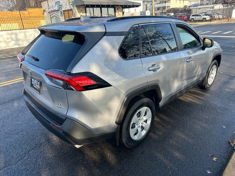 Toyota RAV4 LE AWD 2019