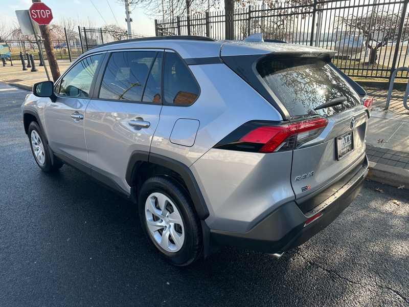 Toyota RAV4 LE AWD 2019