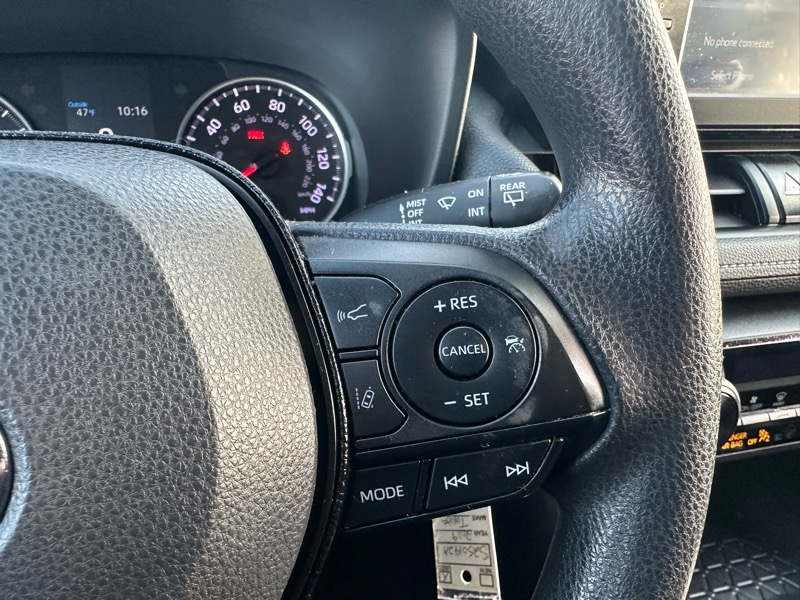 Toyota RAV4 LE AWD 2019