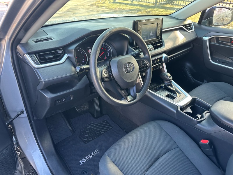 Toyota RAV4 LE AWD 2019