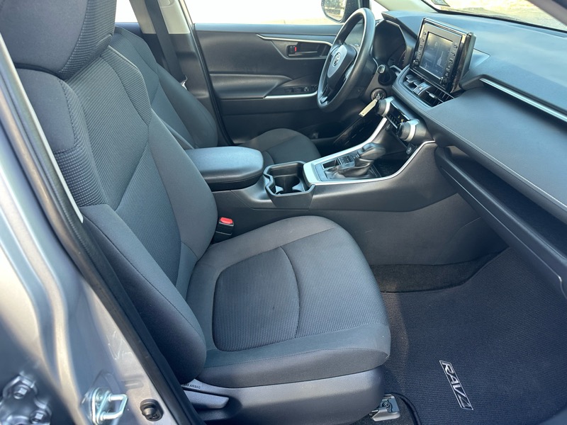 Toyota RAV4 LE AWD 2019