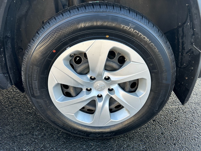 Toyota RAV4 LE AWD 2019