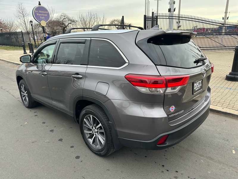 Toyota Highlander XLE AWD V6 2019