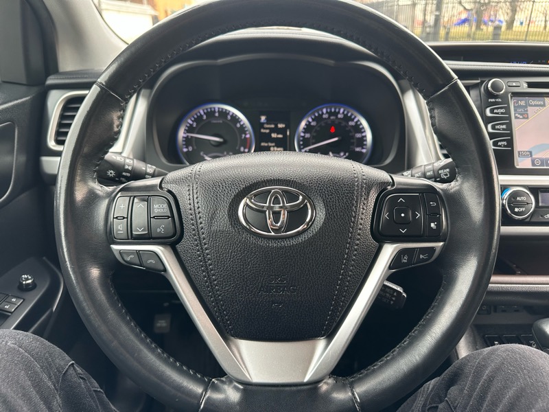 Toyota Highlander XLE AWD V6 2019
