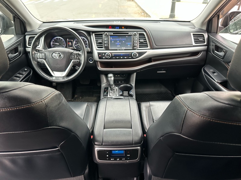 Toyota Highlander XLE AWD V6 2019