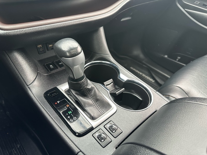 Toyota Highlander XLE AWD V6 2019