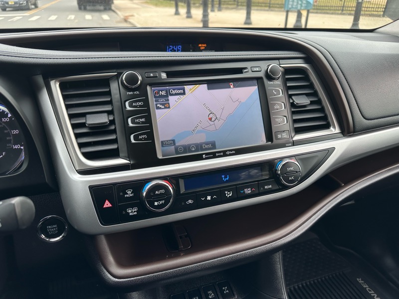 Toyota Highlander XLE AWD V6 2019