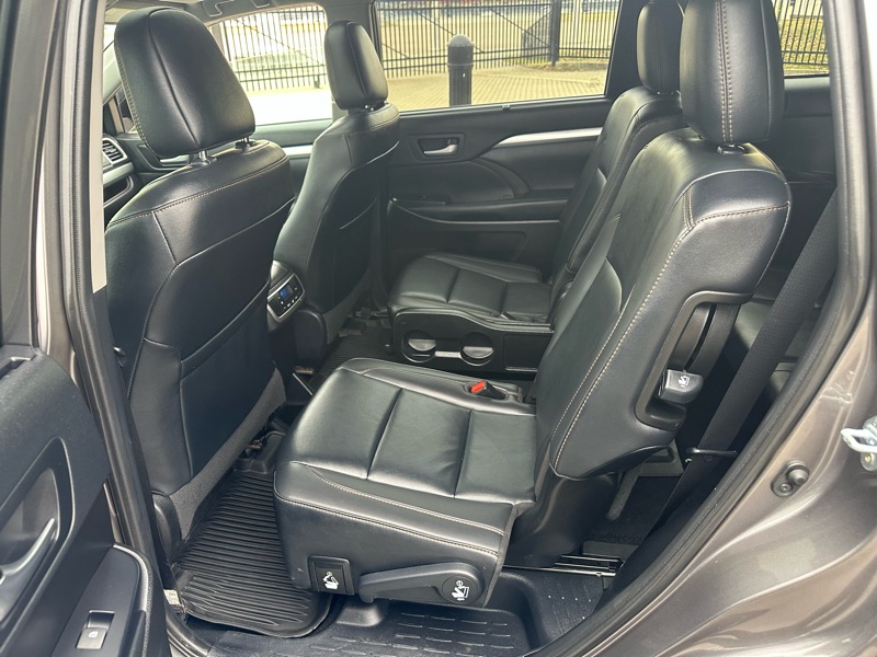 Toyota Highlander XLE AWD V6 2019