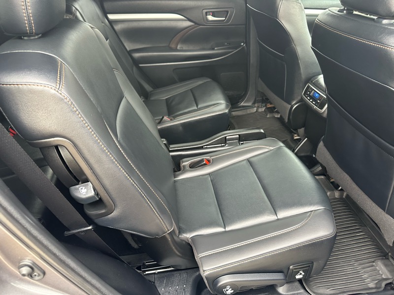 Toyota Highlander XLE AWD V6 2019