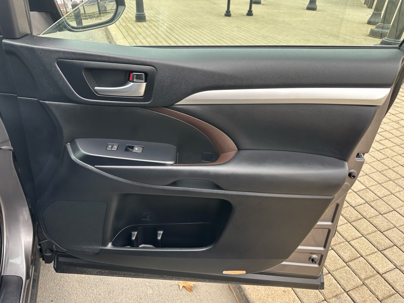 Toyota Highlander XLE AWD V6 2019