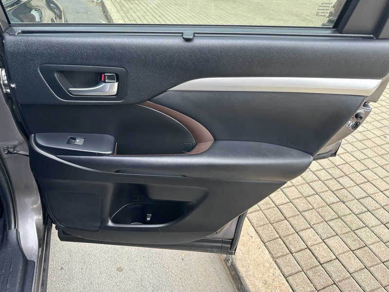 Toyota Highlander XLE AWD V6 2019