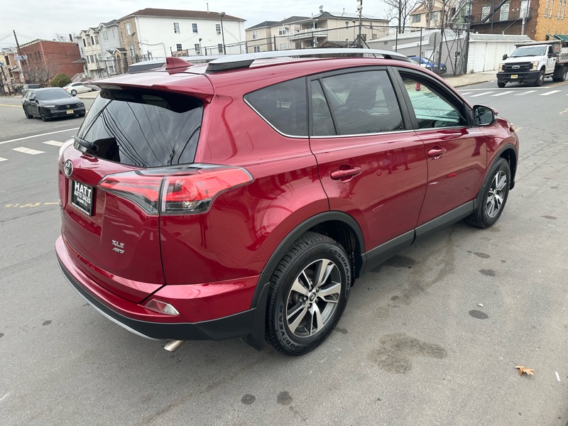 Toyota RAV4 XLE AWD 2018