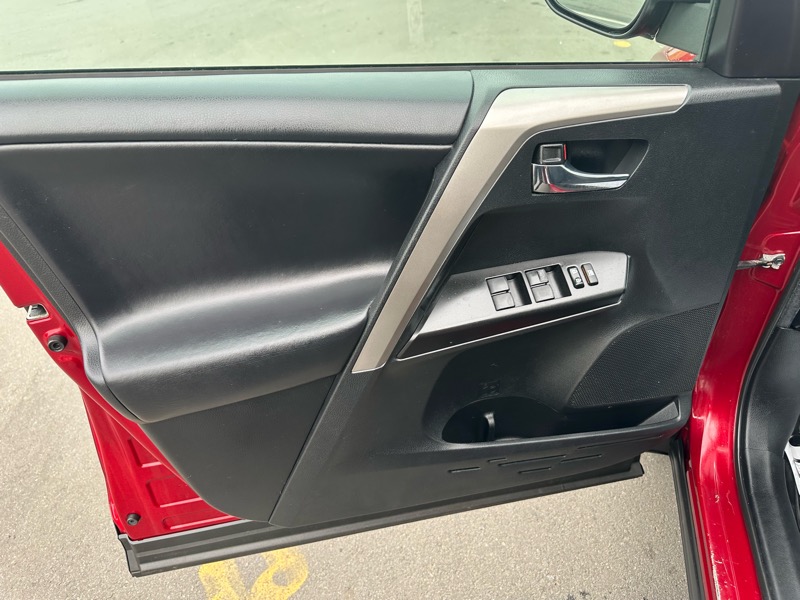 Toyota RAV4 XLE AWD 2018