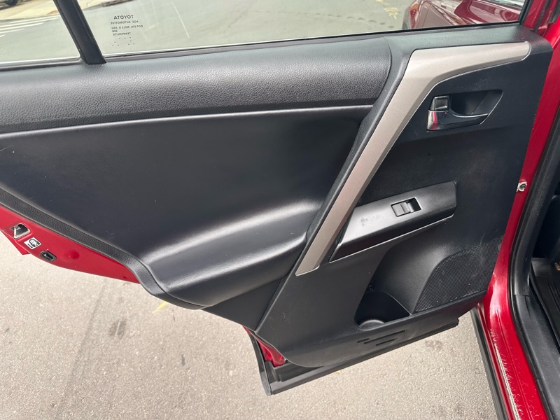 Toyota RAV4 XLE AWD 2018