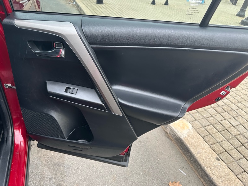 Toyota RAV4 XLE AWD 2018