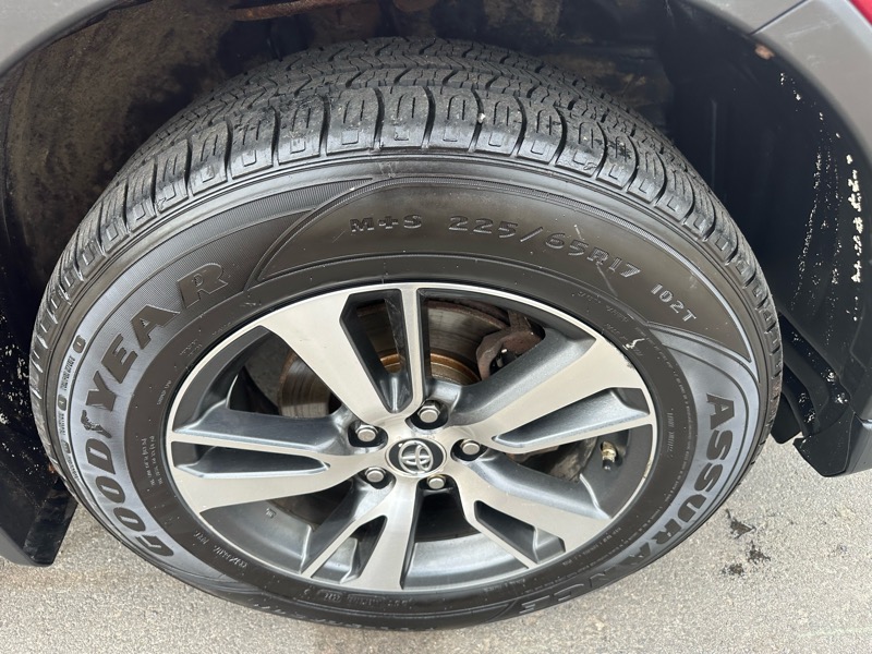 Toyota RAV4 XLE AWD 2018