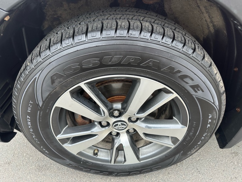 Toyota RAV4 XLE AWD 2018