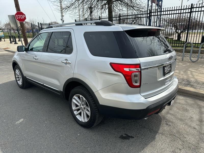 Ford Explorer XLT 4WD 2013