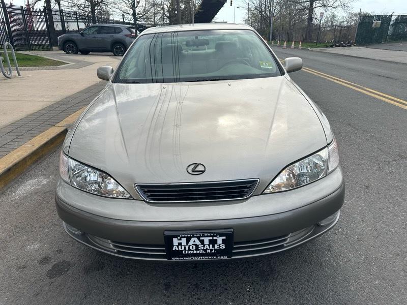 Lexus ES 300 Base 1999