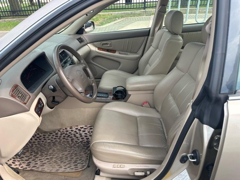 Lexus ES 300 Base 1999