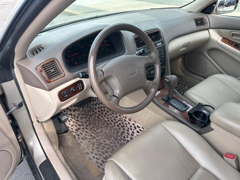 Lexus ES 300 Base 1999