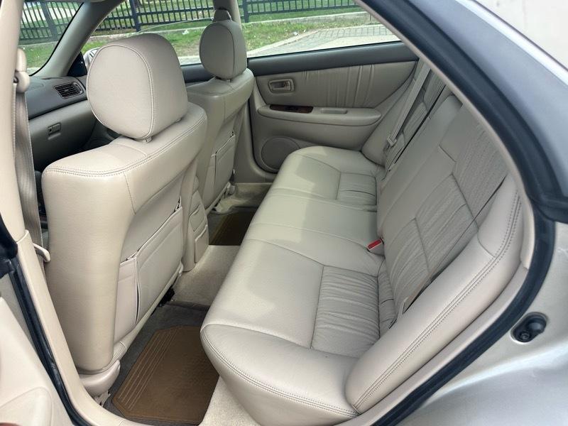 Lexus ES 300 Base 1999