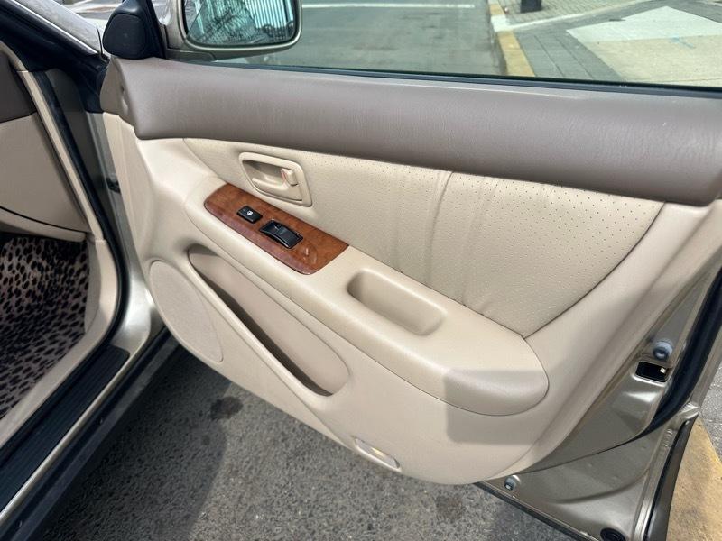 Lexus ES 300 Base 1999