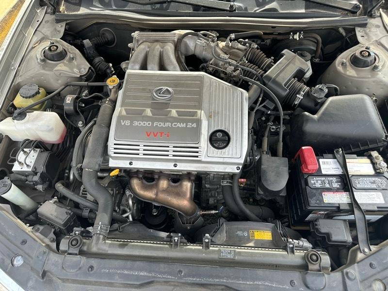 Lexus ES 300 Base 1999