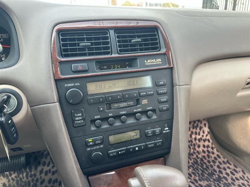 Lexus ES 300 Base 1999