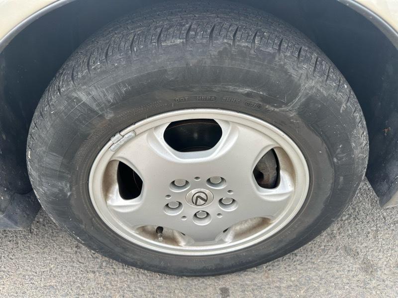 Lexus ES 300 Base 1999