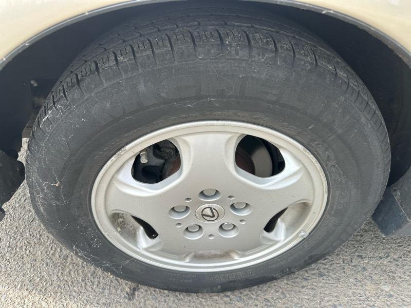 Lexus ES 300 Base 1999