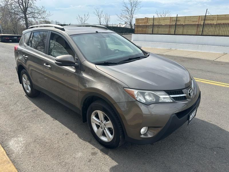 Toyota RAV4 XLE AWD 2013