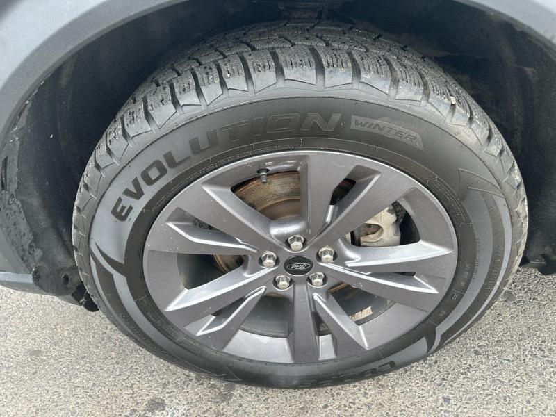 Ford Explorer XLT AWD 2023