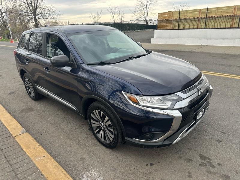 Mitsubishi Outlander  2019