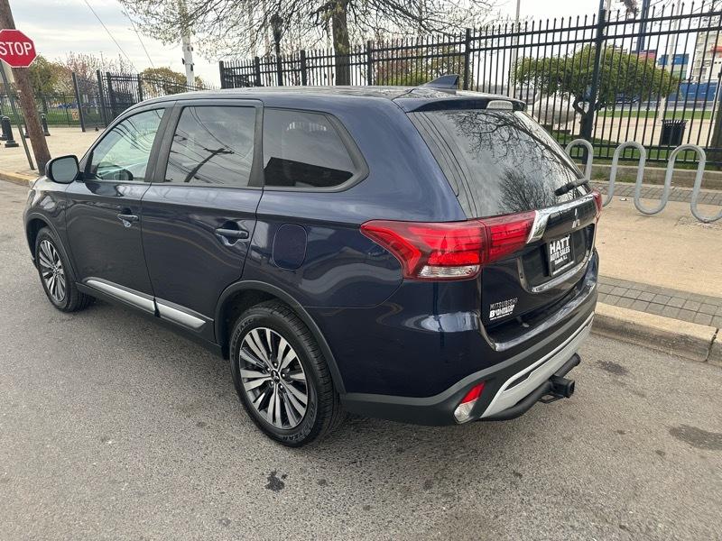 Mitsubishi Outlander  2019