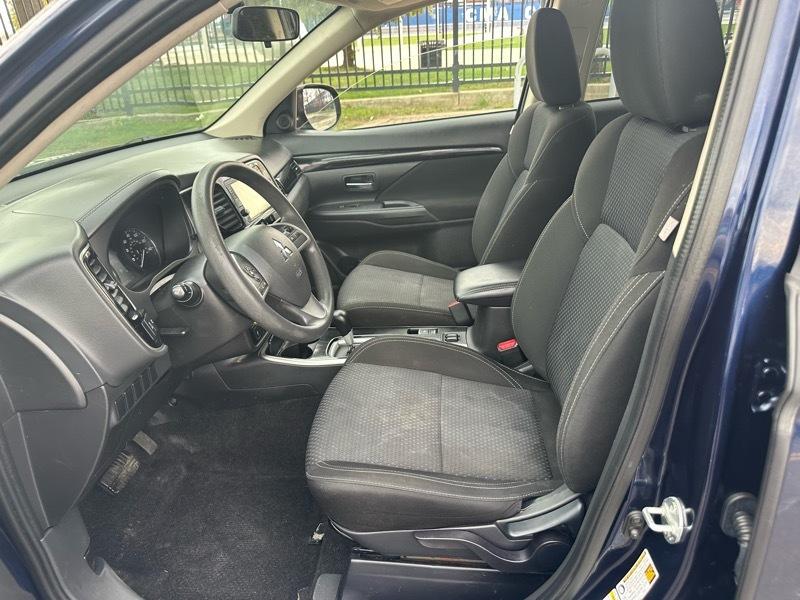 Mitsubishi Outlander  2019