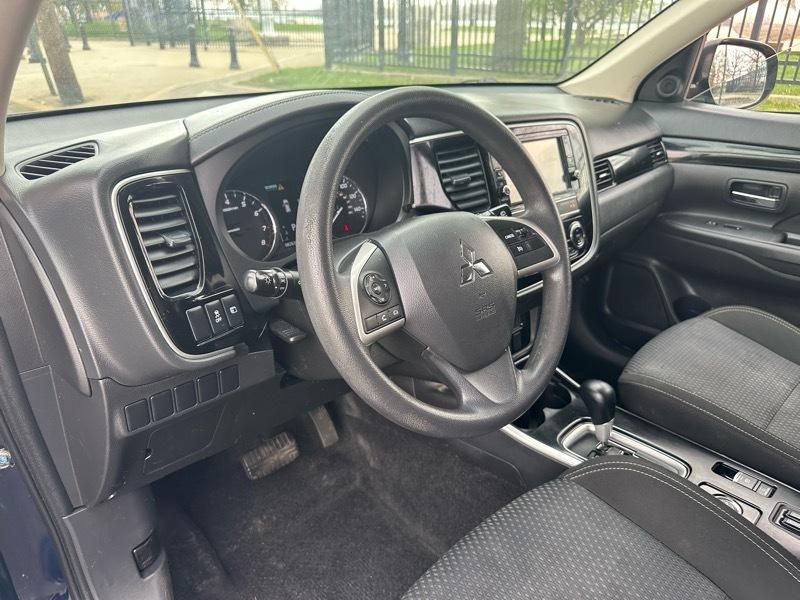 Mitsubishi Outlander  2019